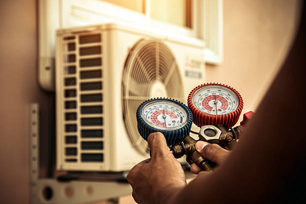 Professional Hvac technician working in Fairfax, VA